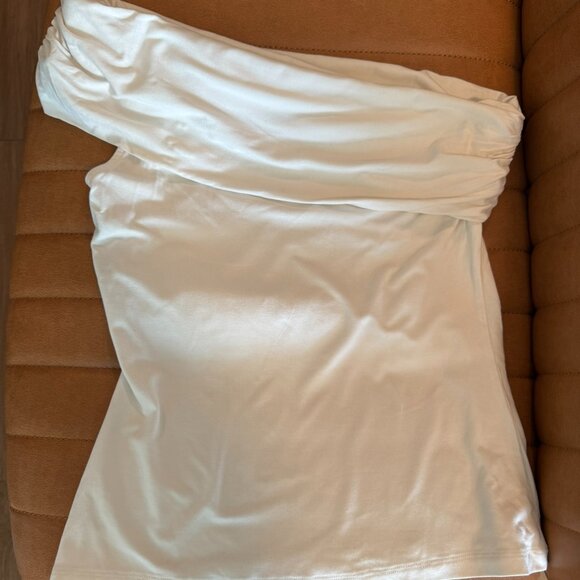 Banana Republic Off the Shoulder top - Picture 3 of 4